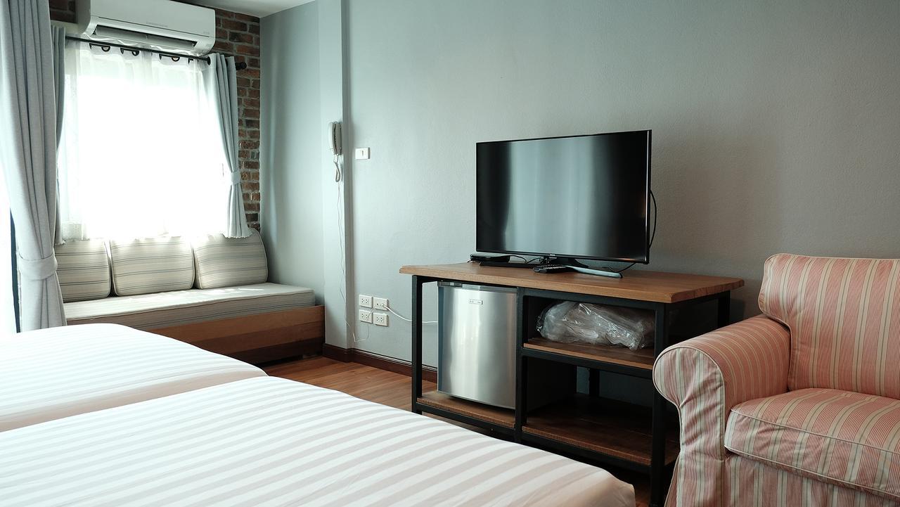 The Brown House Hotel Чачоенгсао Екстериор снимка