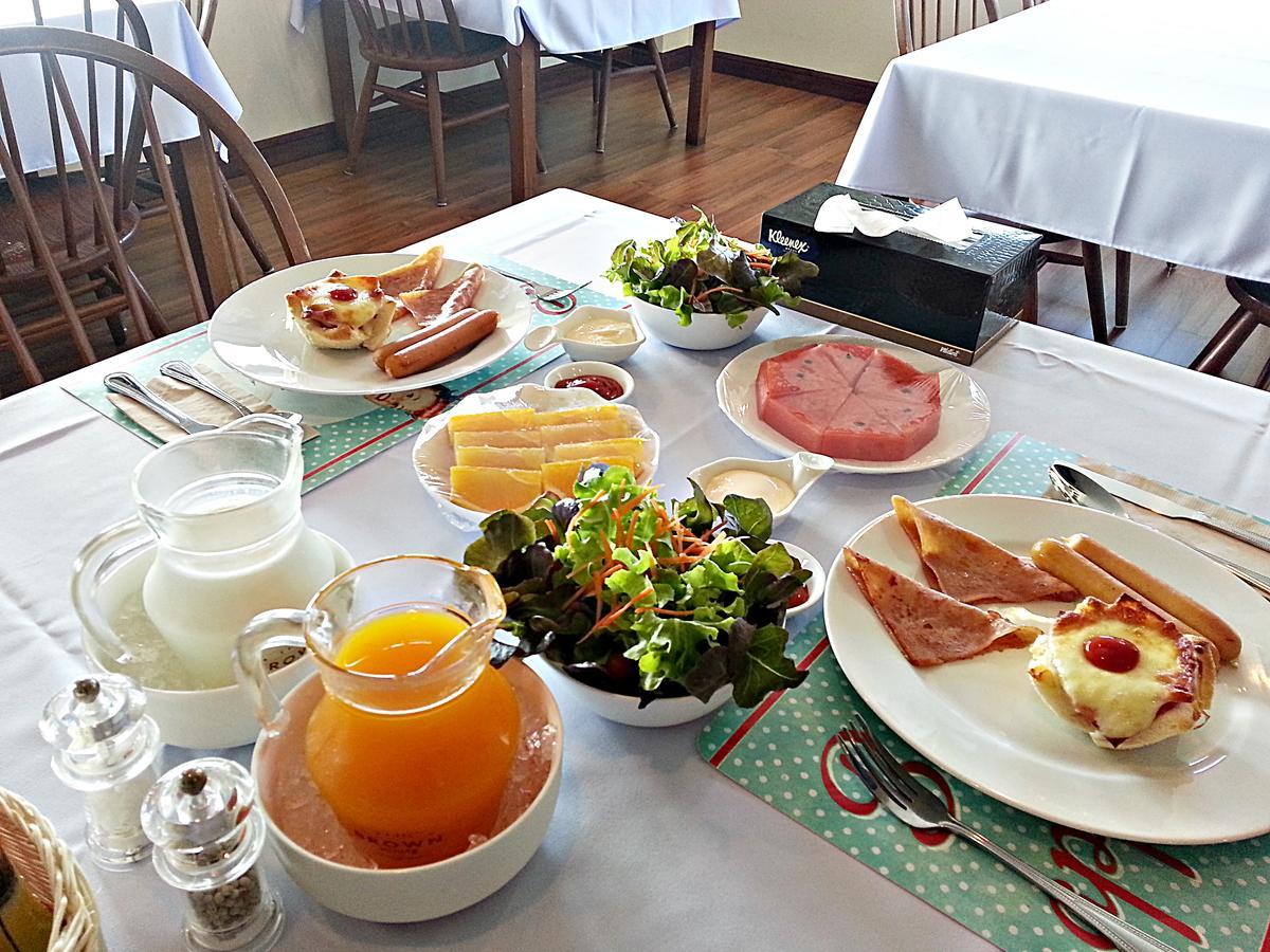 The Brown House Hotel Чачоенгсао Екстериор снимка